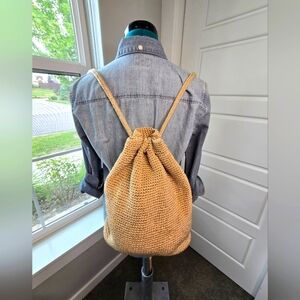 THE SAK GOLD METALLIC ADJUSTABLE BACKPACK BUCKET BAG PURSE WOMEN CROCHET WOVEN